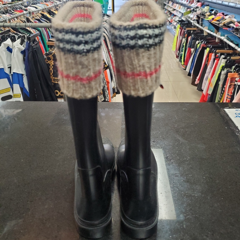 Burberry Women's Black Rain Boots - Picture 5 of 12